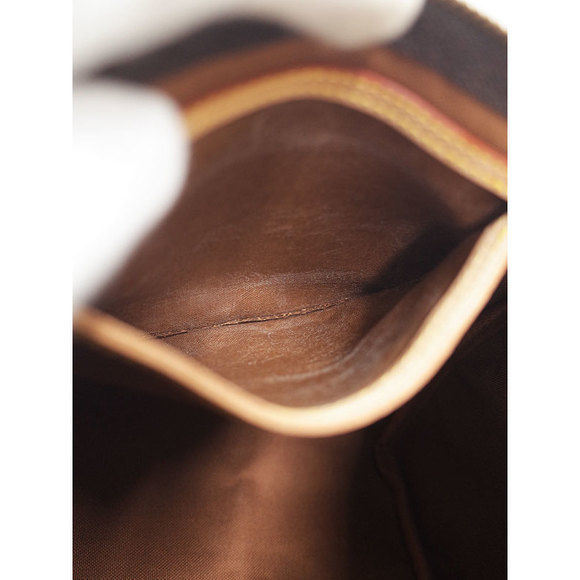 Louis Vuitton Speedy Monogram Handbag - Picture 4 of 8